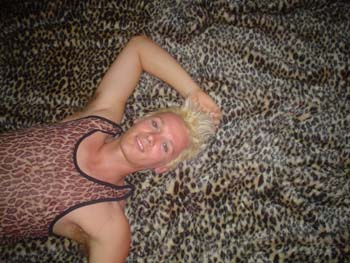 axel and leopard print