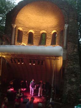 Nijmegen gig, in a 800 year old ruin.  Seting up